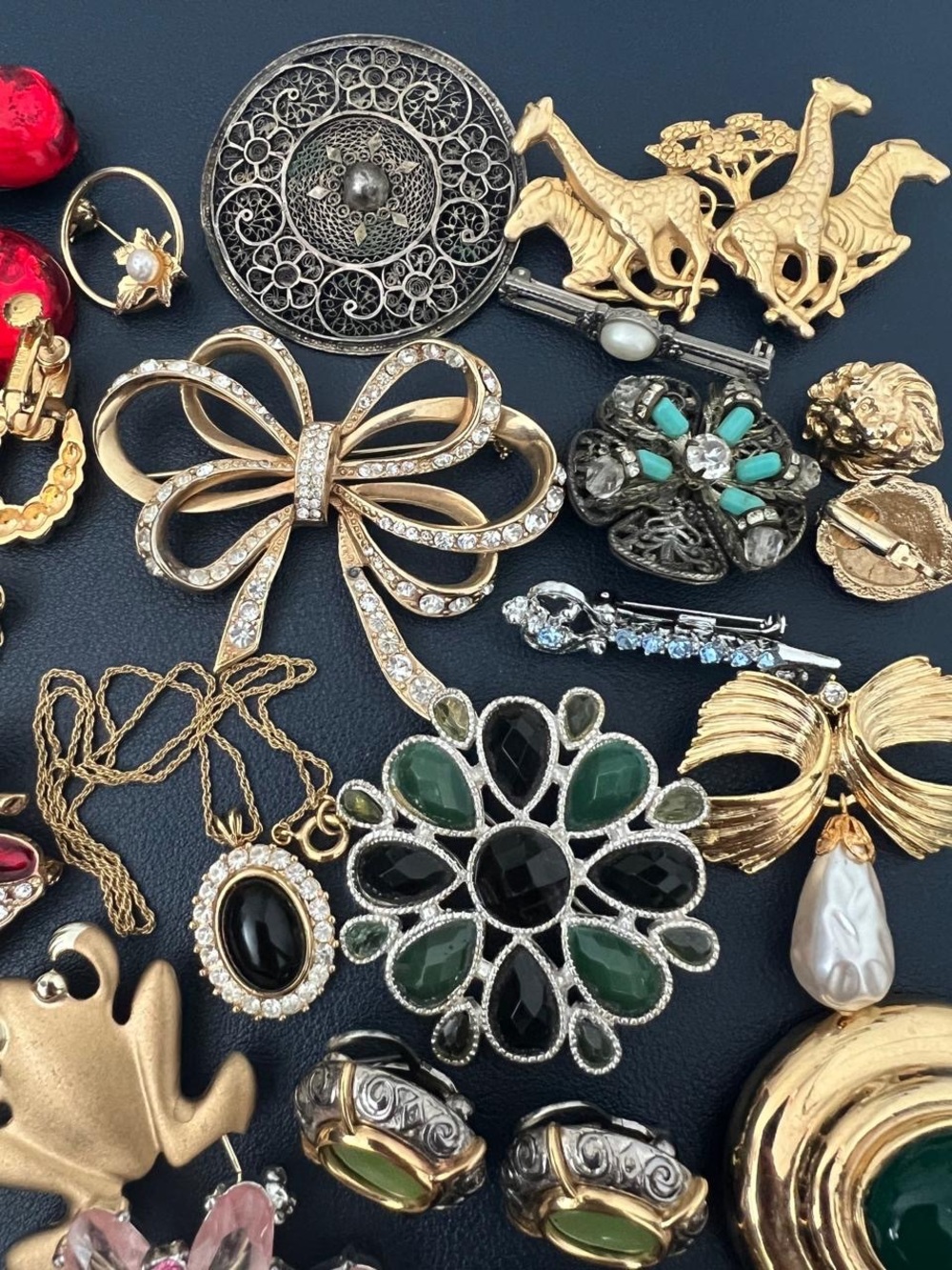 Vintage to Modern Brooches Earrings and Necklace Lot Bundle Set Some Signed - Picture 4 of 6